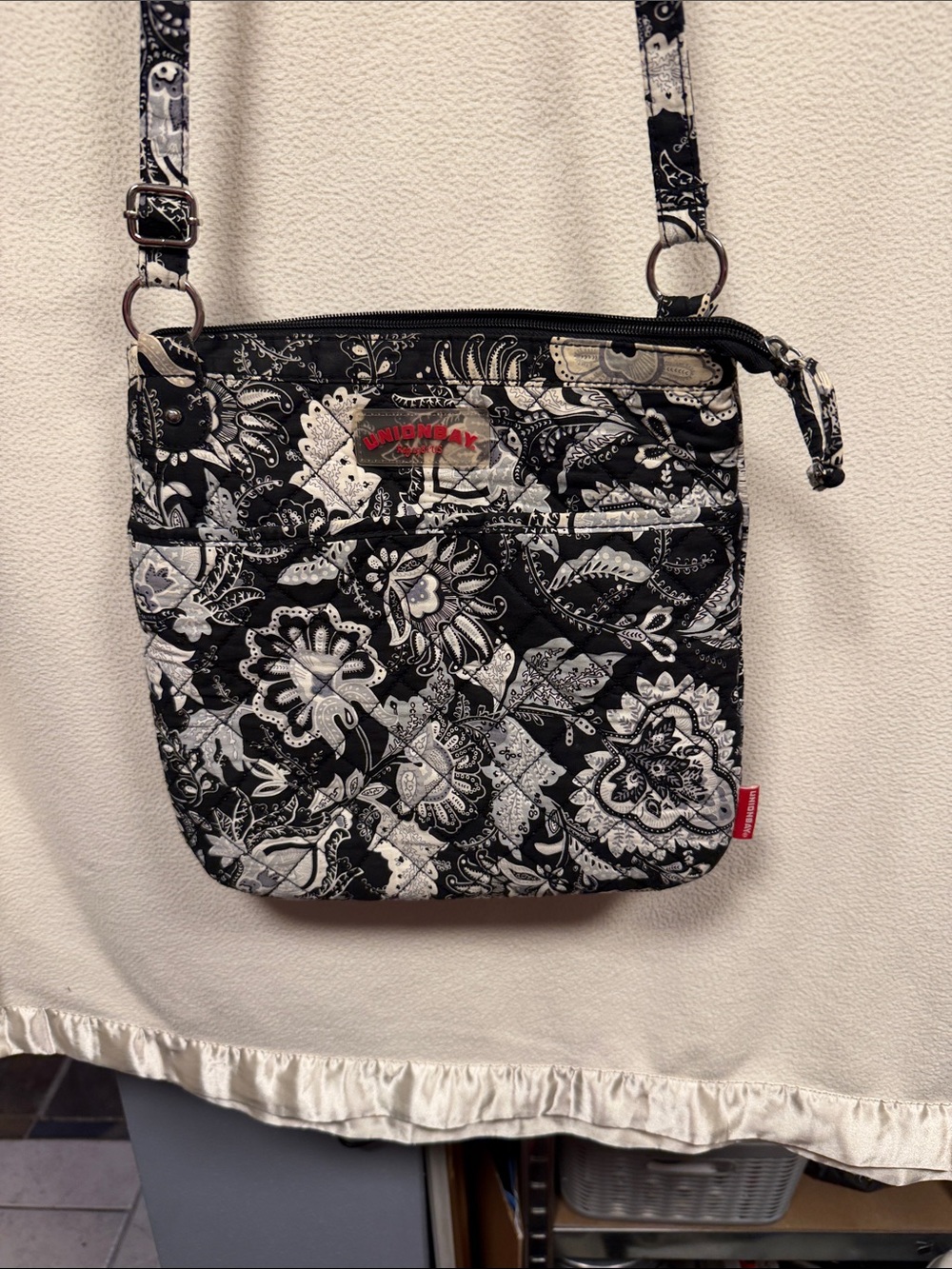 UNIONBAY Black & White Floral Quilted Crossbody Bag